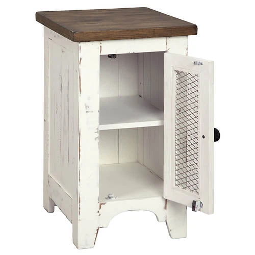 Signature Design By Ashley Wystfield Chairside End Table 3 Signature Design By Ashley Wystfield Chairside End Table - Image 3