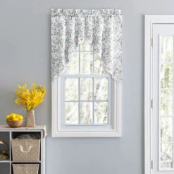 Other Country Floral Ruffled Tiers