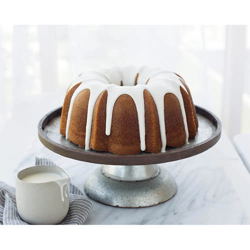 Nordic Ware Anniversary Bundt® Pan 4 Nordic Ware Anniversary Bundt® Pan - Image 4