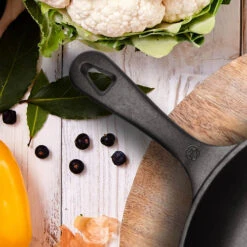 Commercial Chef Cast Iron 3-Quart Dutch Oven -Exquisite Home imageService 3819