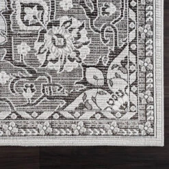 United Weavers Paramount Beauty Icon 5'3"x7'2" Room Size Rug