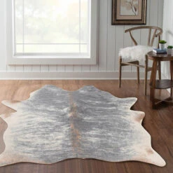 Linon Faux Cow Hide Rug 5'x6'6"